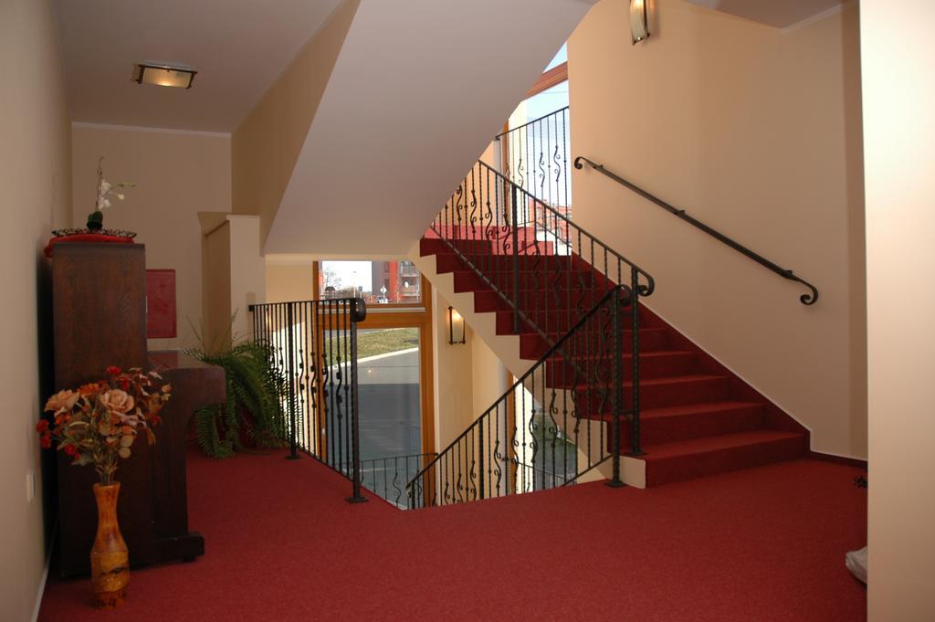 Hotel & Restaurant Signal Pardubice Eksteriør bilde